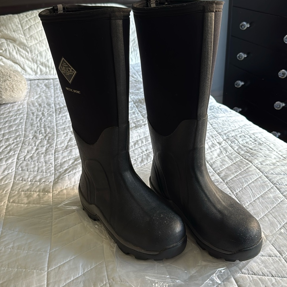The Original Muck Boot Company Arctic Sport Boots Unisex Size M 7 and W8.